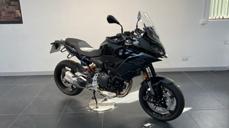 BMW F900 XR (25MY)